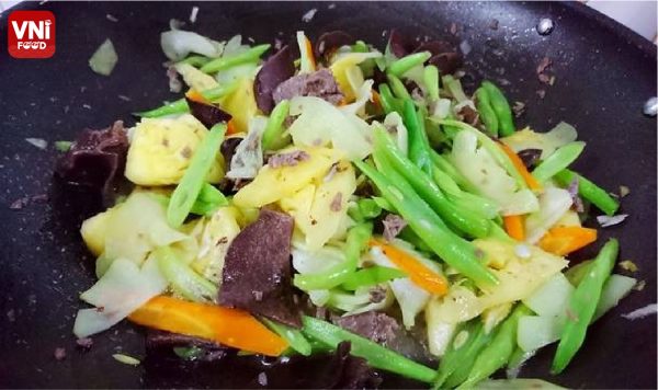 STIR-FRIED-MIXED-VEGETABLES-WITH-BEEF-06