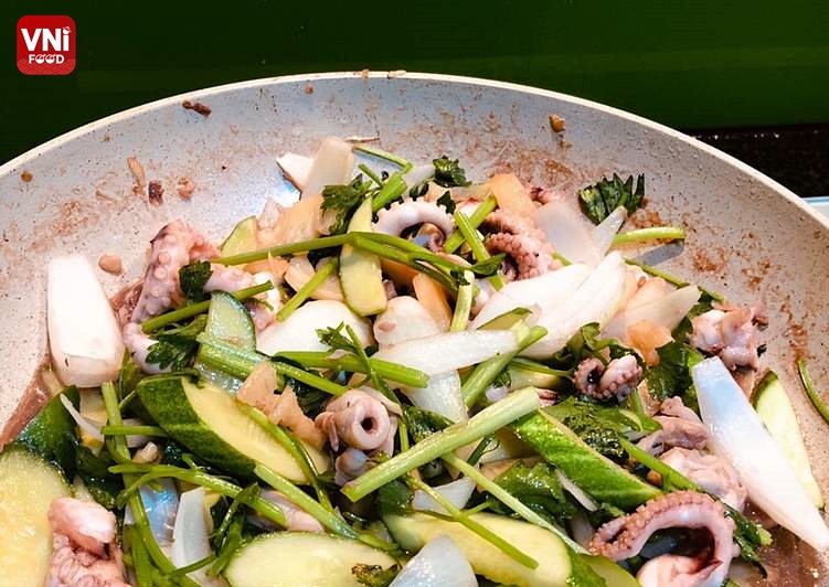 STIR-FRIED OCTOPUS WITH CUCUMBER - VniFood