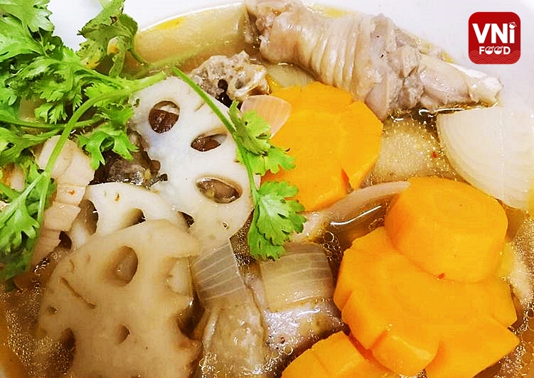 STEWED CHICKEN WITH CARROTS AND LOTUS ROOT - VniFood