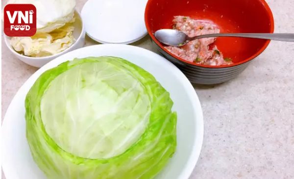 STEAMED-MEAT-STUFFEED-CABBAGE-01