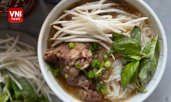 Vietnamese Oxtail Noodle Soup - vnifood