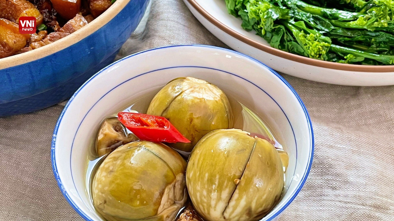 Vietnamese Pickled Eggplant (Ca Muoi)