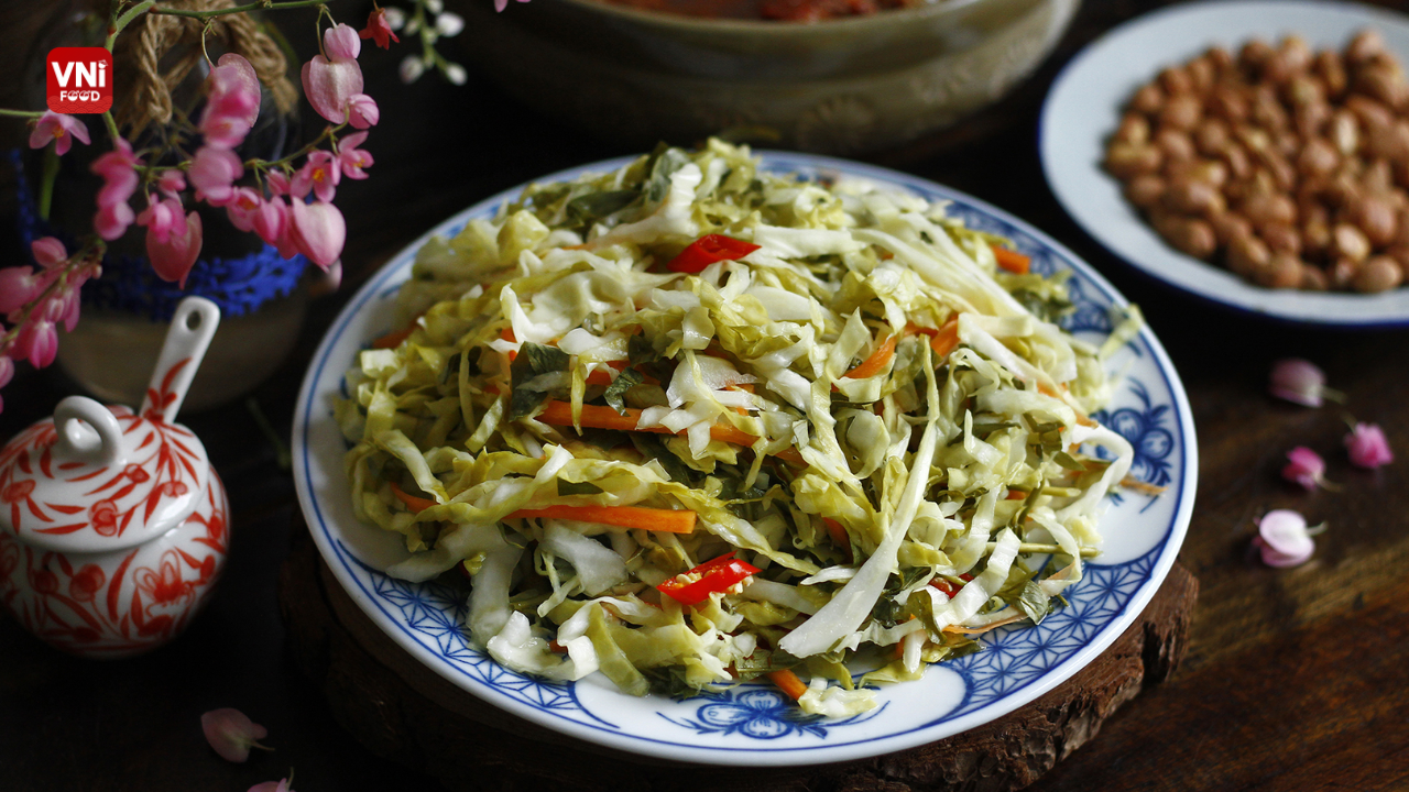 Vietnamese Pickled Water Celery (Rau Can Muoi)